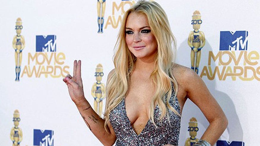 Lindsay Lohan Peace Blond 640